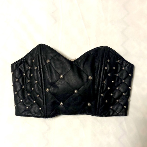 Studded Crop top - Picture 1 of 3